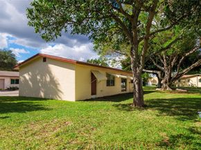 2613 SW Natura Ave, Deerfield Beach FL 33441