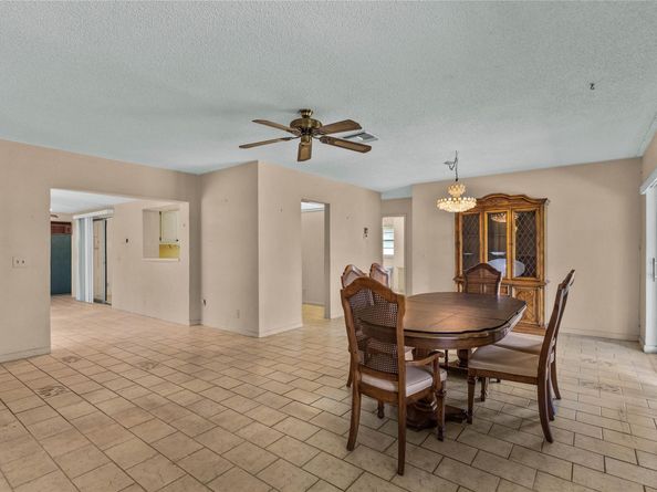 2613 SW Natura Ave, Deerfield Beach FL 33441