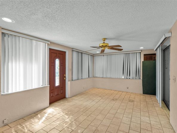 2613 SW Natura Ave, Deerfield Beach FL 33441