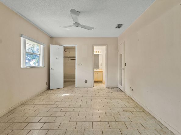 2613 SW Natura Ave, Deerfield Beach FL 33441