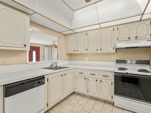 2613 SW Natura Ave, Deerfield Beach FL 33441