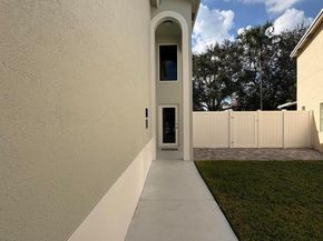 4243 Pine Hollow Circle, Greenacres FL 33463