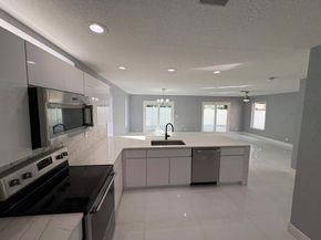 4243 Pine Hollow Circle, Greenacres FL 33463