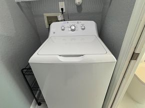 4243 Pine Hollow Circle, Greenacres FL 33463