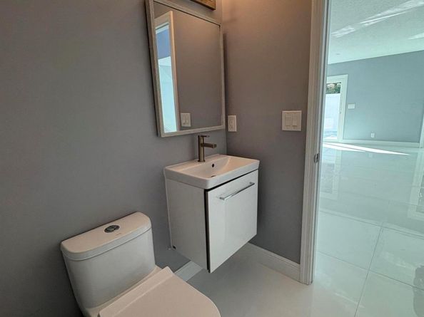 4243 Pine Hollow Circle, Greenacres FL 33463