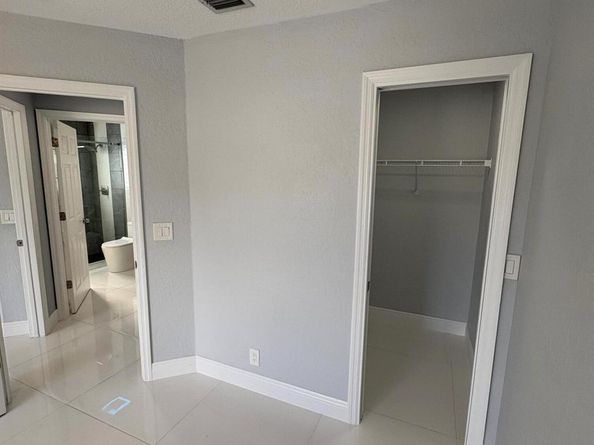 4243 Pine Hollow Circle, Greenacres FL 33463