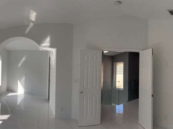 4243 Pine Hollow Circle, Greenacres FL 33463