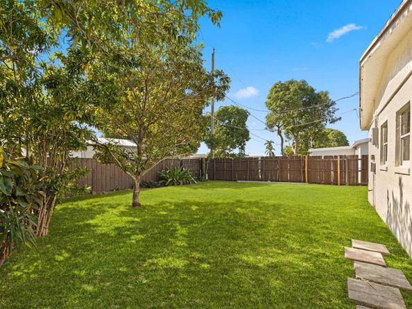 632 NW 19th Street, Pompano Beach FL 33060