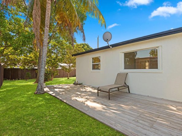 632 NW 19th Street, Pompano Beach FL 33060