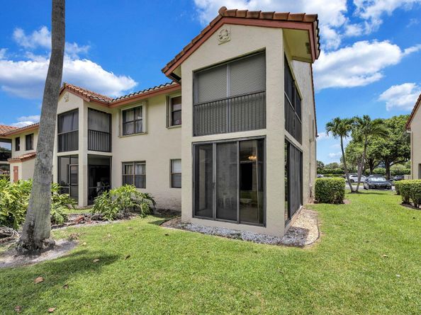 305 Congressional Way 305, Deerfield Beach FL 33442