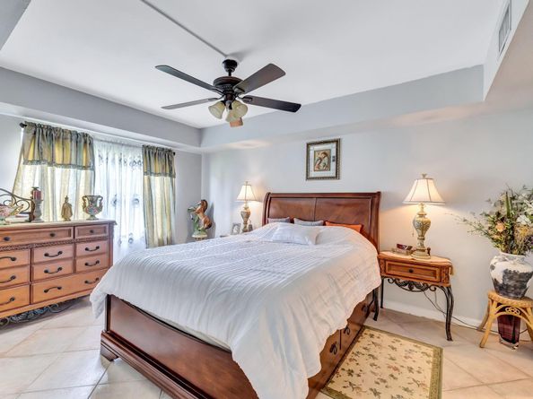 305 Congressional Way 305, Deerfield Beach FL 33442