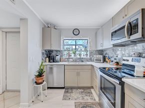 305 Congressional Way 305, Deerfield Beach FL 33442