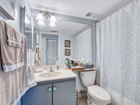 305 Congressional Way 305, Deerfield Beach FL 33442