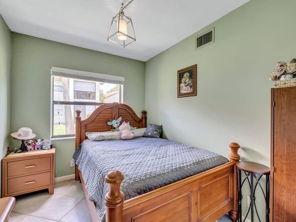 305 Congressional Way 305, Deerfield Beach FL 33442