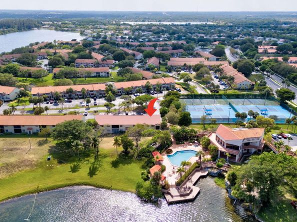 305 Congressional Way 305, Deerfield Beach FL 33442