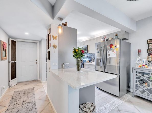 305 Congressional Way 305, Deerfield Beach FL 33442