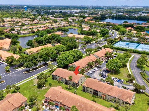 305 Congressional Way 305, Deerfield Beach FL 33442