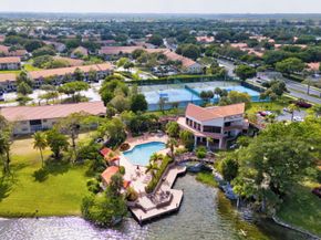 305 Congressional Way 305, Deerfield Beach FL 33442