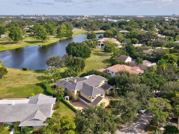 2883 Banyan Boulevard Circle NW, Boca Raton FL 33431