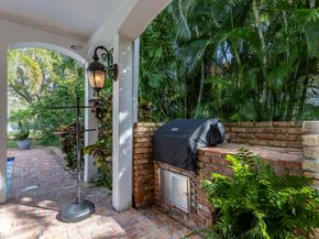 2883 Banyan Boulevard Circle NW, Boca Raton FL 33431
