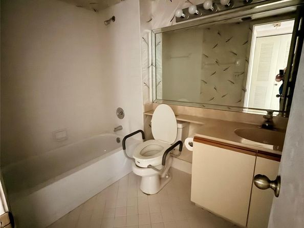 2907 Carambola Cir S 201, Coconut Creek FL 33066