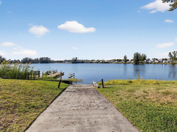 4491 Crystal Lake Drive 201a, Deerfield Beach FL 33064