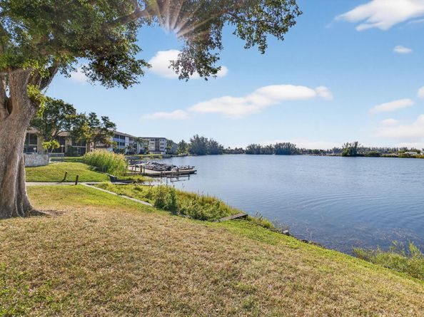 4491 Crystal Lake Drive 201a, Deerfield Beach FL 33064