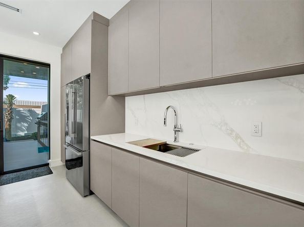 1525 NE 15th Ave, Fort Lauderdale FL 33304