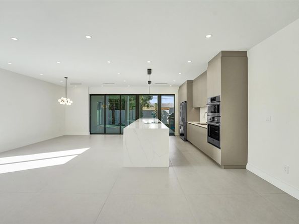 1525 NE 15th Ave, Fort Lauderdale FL 33304