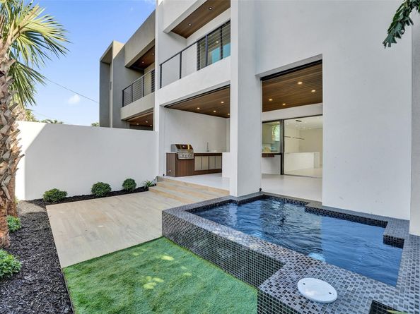 1525 NE 15th Ave, Fort Lauderdale FL 33304