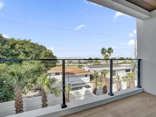 1525 NE 15th Ave, Fort Lauderdale FL 33304