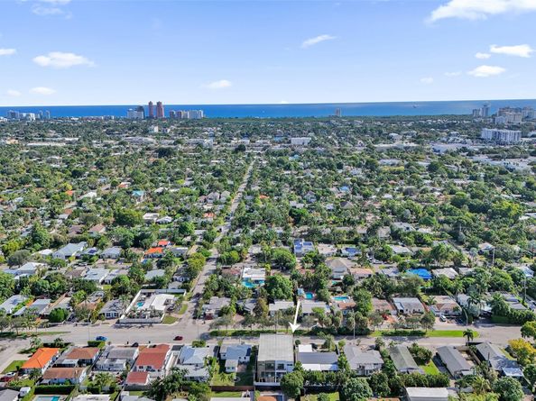 1525 NE 15th Ave, Fort Lauderdale FL 33304