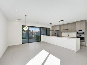 1525 NE 15th Ave, Fort Lauderdale FL 33304