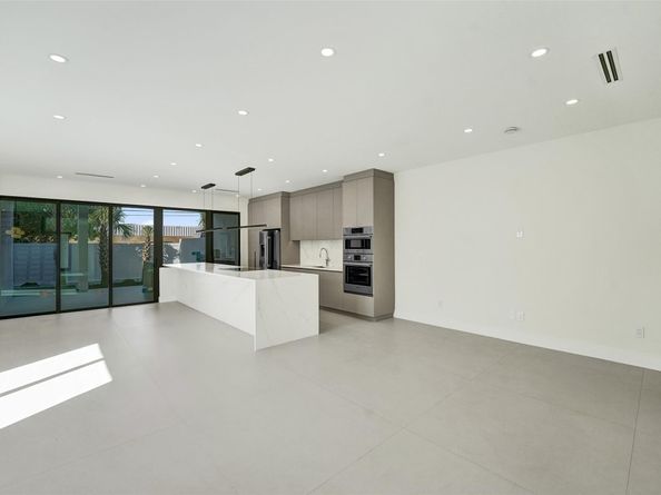 1525 NE 15th Ave, Fort Lauderdale FL 33304