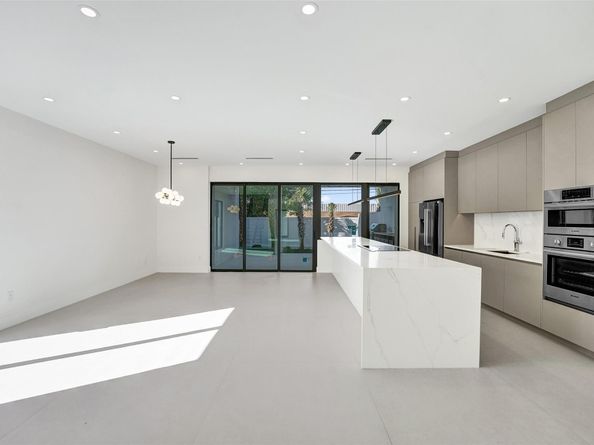 1525 NE 15th Ave, Fort Lauderdale FL 33304