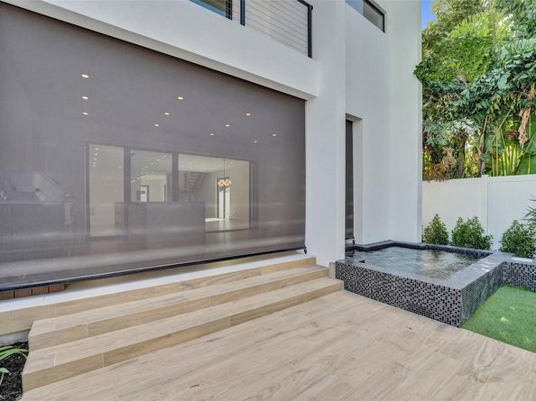 1525 NE 15th Ave, Fort Lauderdale FL 33304