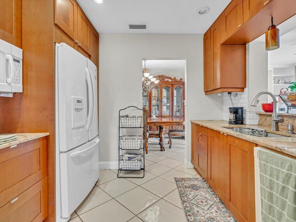 8008 NW 102 Way, Tamarac FL 33321