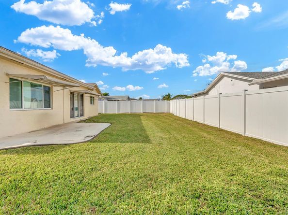 8008 NW 102 Way, Tamarac FL 33321