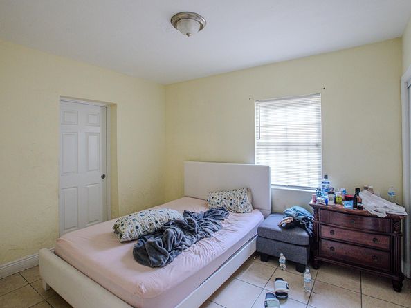 250 NW 83rd St, Miami FL 33150