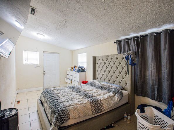 250 NW 83rd St, Miami FL 33150