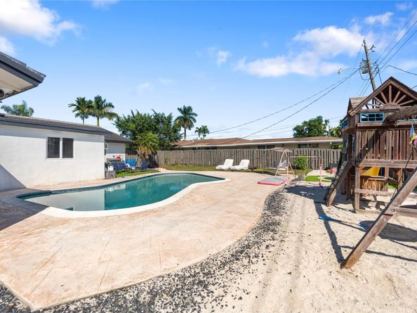 4916 Buchanan St, Hollywood FL 33021