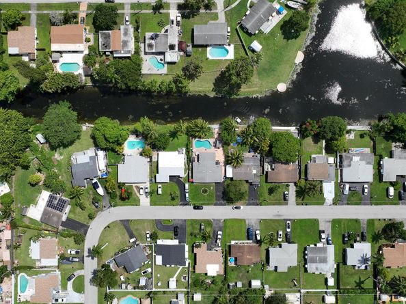 6270 NW 24th Court, Margate FL 33063