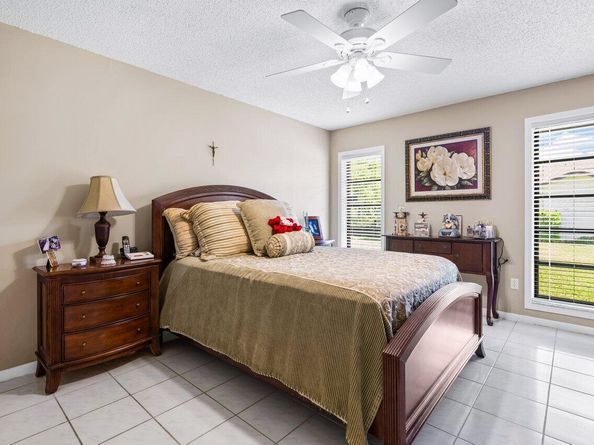6369 Lakemont Circle, Greenacres FL 33463