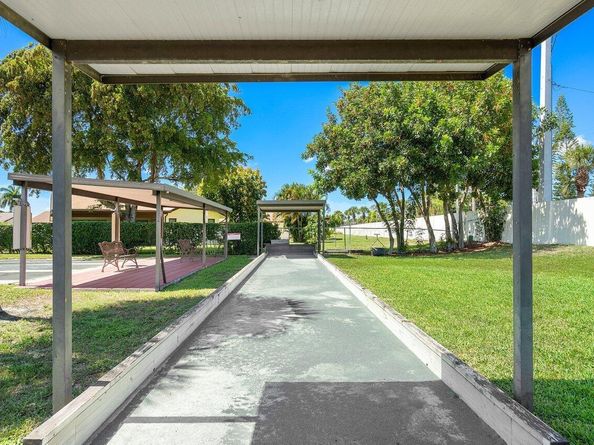 6369 Lakemont Circle, Greenacres FL 33463