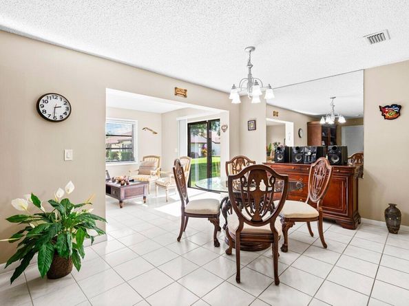 6369 Lakemont Circle, Greenacres FL 33463