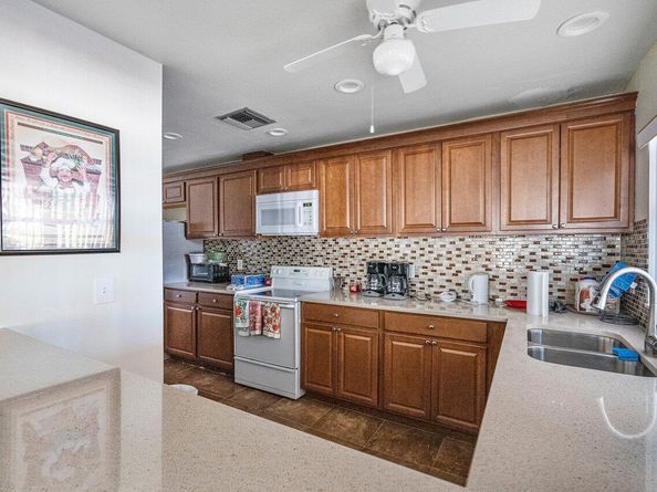 6369 Lakemont Circle, Greenacres FL 33463
