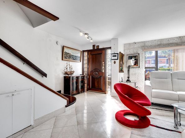 16503 NE 27th Pl 19, North Miami Beach FL 33160