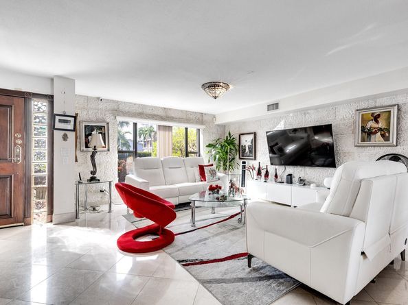 16503 NE 27th Pl 19, North Miami Beach FL 33160