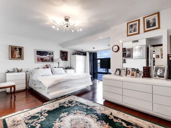 16503 NE 27th Pl 19, North Miami Beach FL 33160
