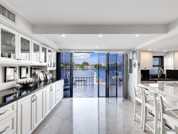 16503 NE 27th Pl 19, North Miami Beach FL 33160